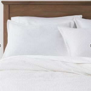 Elegant White Waffle Weave Bedding Set